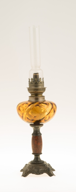 Lampa naftowa