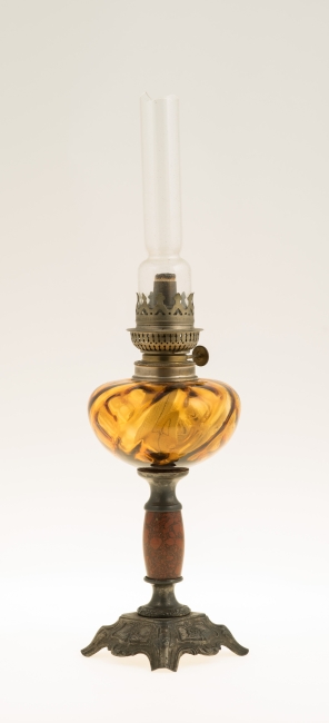 Lampa naftowa
