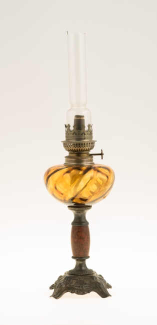 Lampa naftowa