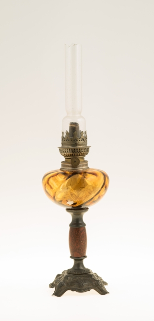 Lampa naftowa