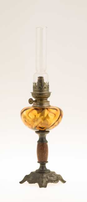Lampa naftowa