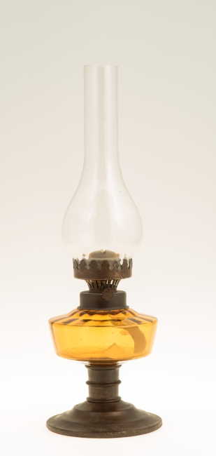 Lampa naftowa