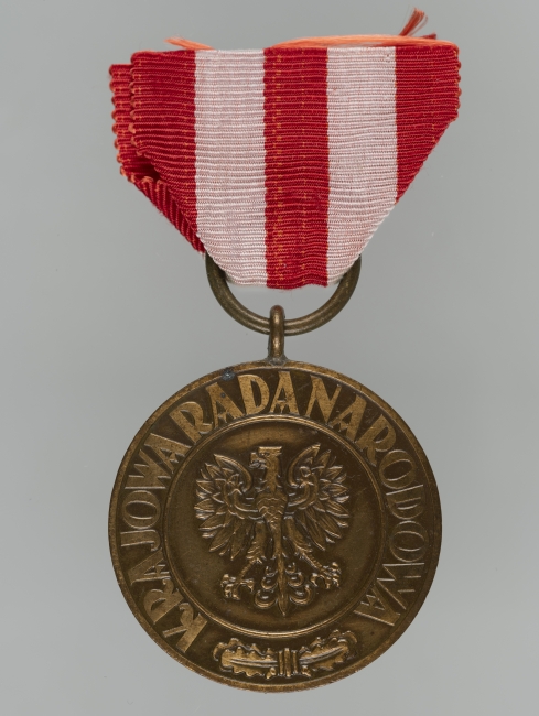 Medal „Zwycięstwa i Wolności 1945 roku” nadany Bumie Singerowi