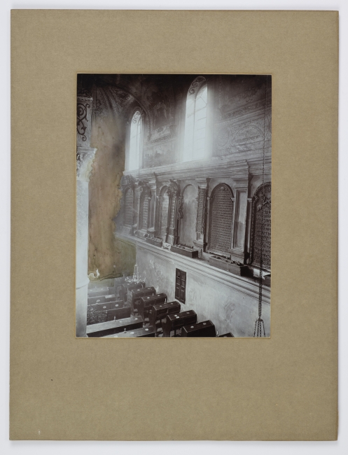 Fotografia wnętrza Starej Synagogi w Przemyślu
