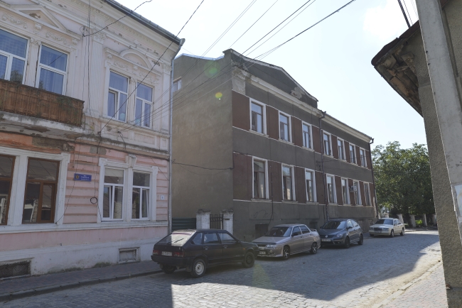 Szkoła Safa Iwrija w Czerniowcach (wuł. Synahohy 6)