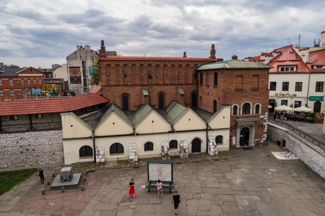 Synagoga Stara w Krakowie. Widok z lotu ptaka.