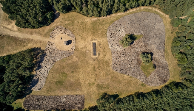 Muzeum Treblinka. Niemiecki nazistowski obóz zagłady i obóz pracy (1941-1944). Upamiętnienie byłego Obozu Zagłady Treblinka II. Widok z lotu ptaka