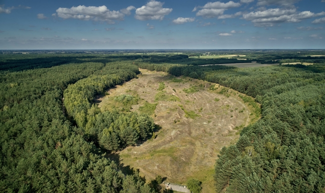 Muzeum Treblinka. Niemiecki nazistowski obóz zagłady i obóz pracy (1941-1944). Żwirownia. Widok z lotu ptaka