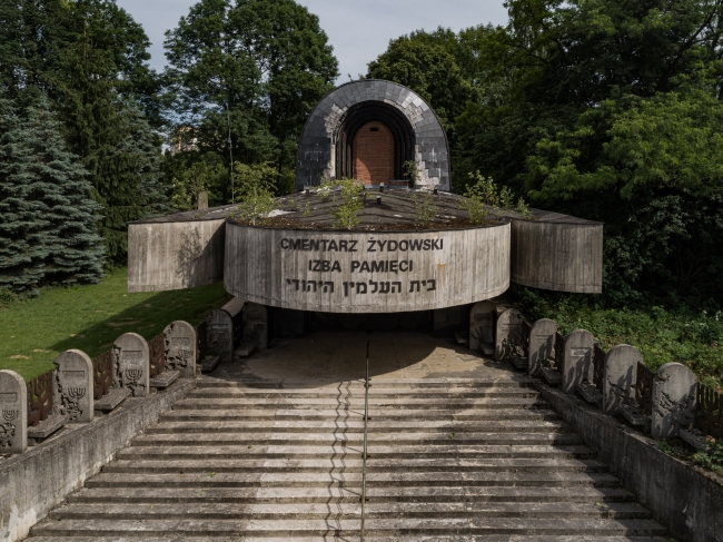 Budynek Pomnika-mauzoleum mieszczącego Izbę Pamięci Żydów lubelskich na cmentarzu żydowskim przy ul. Walecznych w Lublinie
