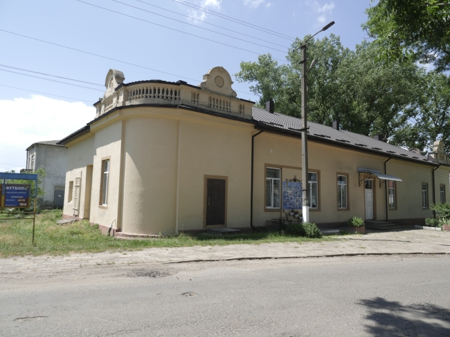 Synagoga w Bukaczowcach (wuł. Perszoho Trawnja 7)