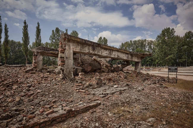 Miejsce Pamięci i Muzeum Auschwitz-Birkenau. Były niemiecki nazistowski obóz koncentracyjny i zagłady. Ruiny krematorium II