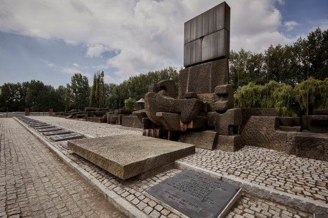 Miejsce Pamięci i Muzeum Auschwitz-Birkenau. Były niemiecki nazistowski obóz koncentracyjny i zagłady. Międzynarodowy Pomnik Ofiar Obozu